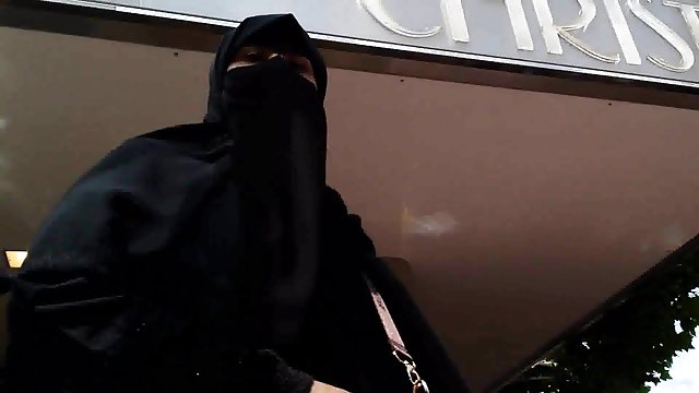 Slēpts mini kamera intimsludinajumi uzņem meitene tualetē restorāni