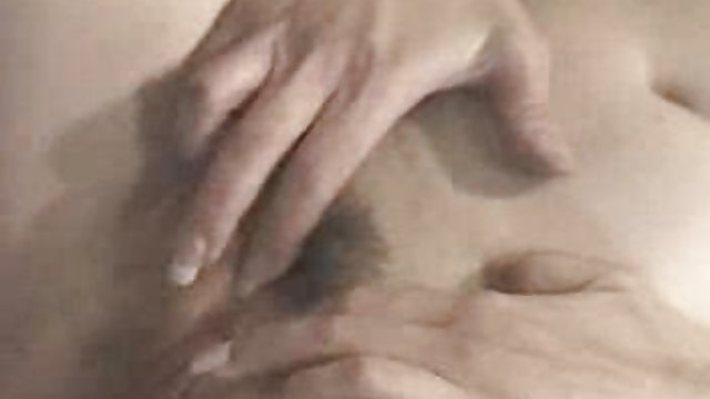 Jauna meita drāž meitenes sex savu māte