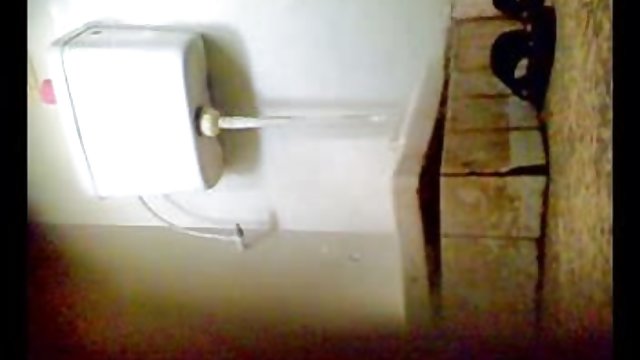 Vīrs laiza nūdistu pludmale lietuvā twat sievai saunā, bet pēc tam fuck vēzi