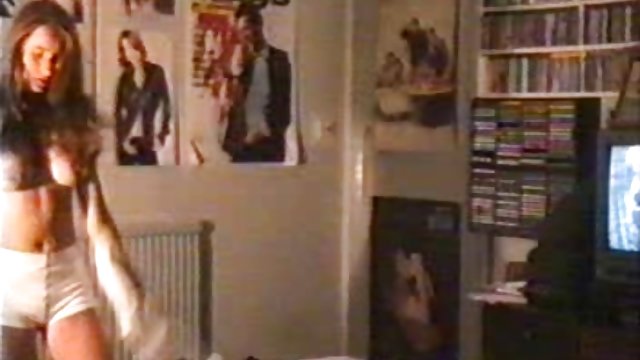 Trīs lesbietes viens bezmaksas video otru milzīgu gumijas biedri