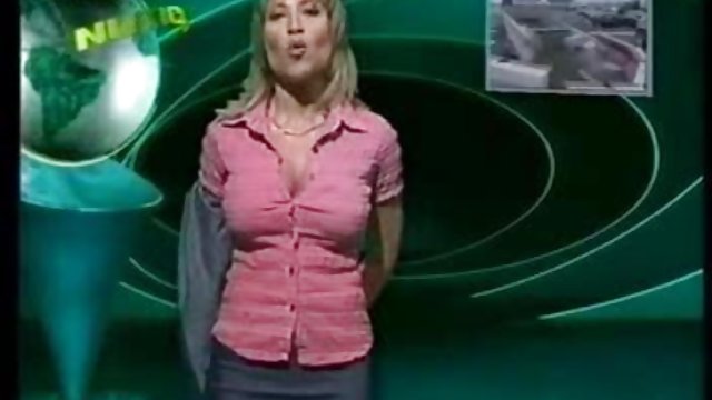 meitene ar nūdistu pirtis brillēm