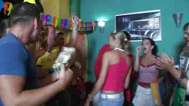 Demi lovato 85 sex latvija minūtes savas draudzenes