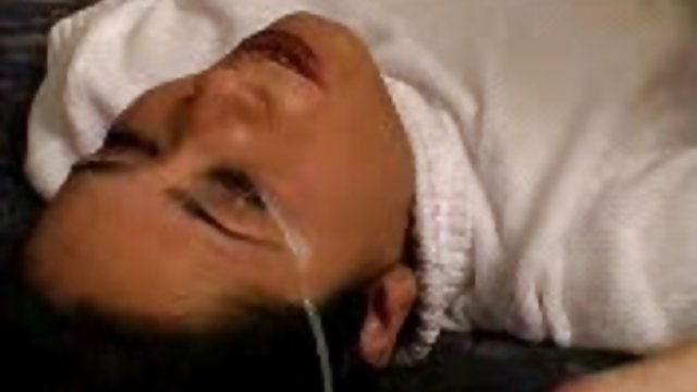 Palicis intimservis mājās viens pats ar seksuālo sievas draudzeni