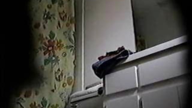 krievu sieva lec uz mazu locekli sex krievu viņas mīļāko